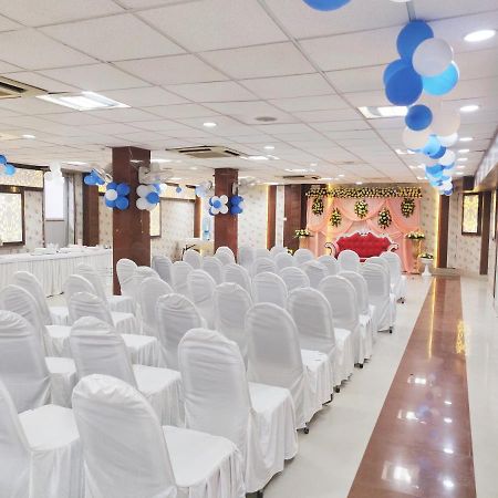 Hotel Aman Palace Prayagraj Ngoại thất bức ảnh